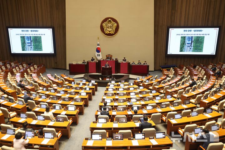 노란봉투법 본회의 상정…野 "민노총 청구서" 與 "원청 노동자 권리 보장"