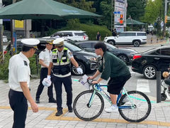 브레이크 없는 질주 '픽시'…"4대 중 3대 제동장치 미흡 안전모 안써"