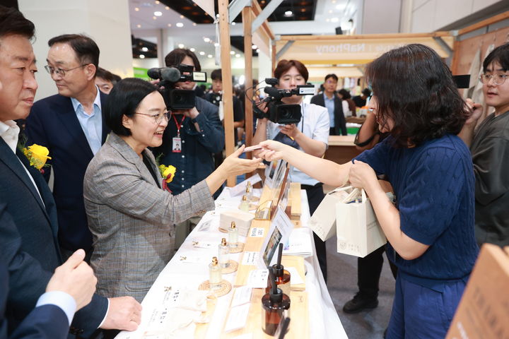 한성숙 장관 “전통시장, 장바구니 부담 덜어주는 역할해” – 탐정사무소 인천탐정사무소 서울탐정사무소