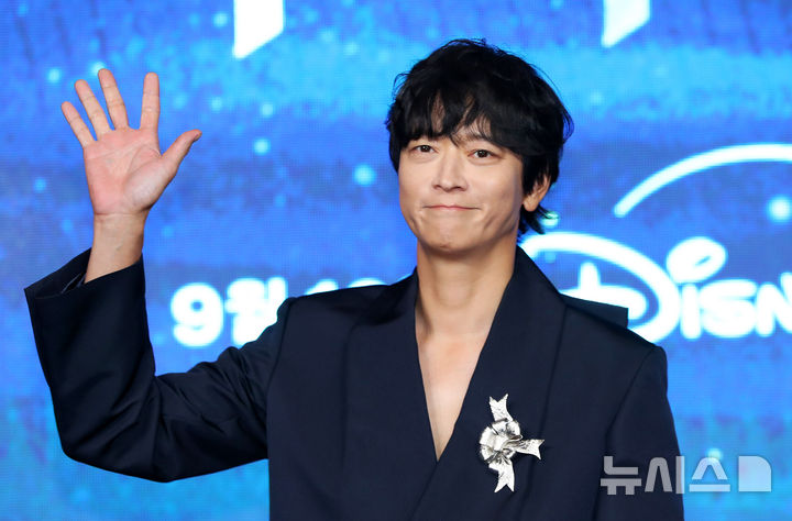 여전한 강동원