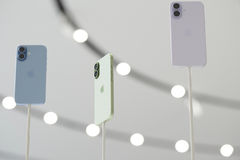 올해 '아이폰18' 안 나온다?…애플 출시 전략 어떻게 바뀌나