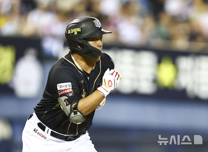 한국 스포츠계, FA 선수 공시와 월드컵 준비로 활기차다