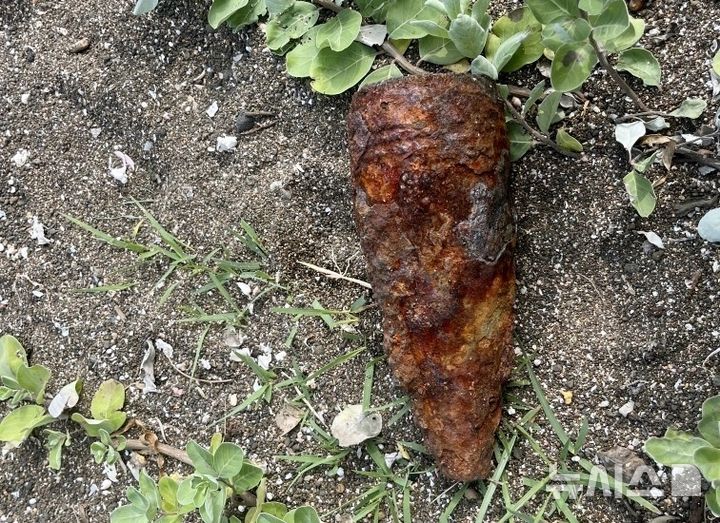 해군, 제주 해변 포탄 수거…"폭발 가능성 낮아"(종합)