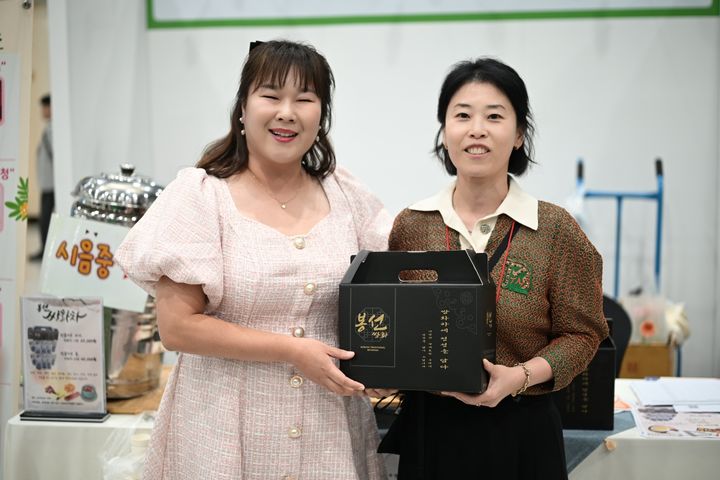 역시 개그우먼 김민경, '장애인 생산품 박람회' 화룡점정