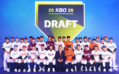 KBO, 2026 신인 오리엔테이션 14일 개최…이대호도 강연 예정