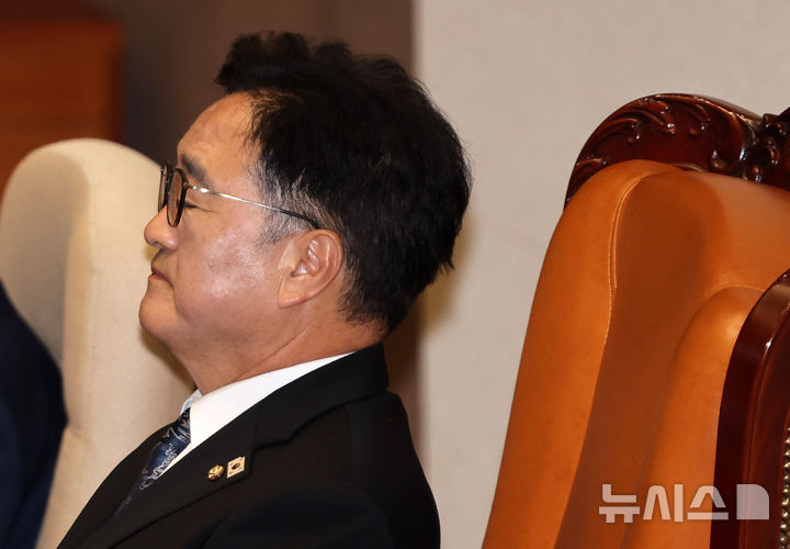 ‘공공기관 운영법’ 등 4건 국회 패스트트랙 지정…野 “더불어독재당” 반발 웹사이트상위노출 사이트상위노출 홈페이지상위노출