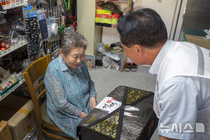 전주 99세 이산가족 할머니, 적십자 위문에 연신 “고맙습니다” – 탐정사무소 인천탐정사무소 서울탐정사무소