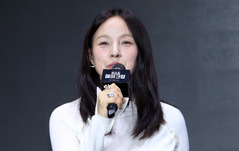 가수 이효리 부친상…남편 이상순과 빈소 지켜