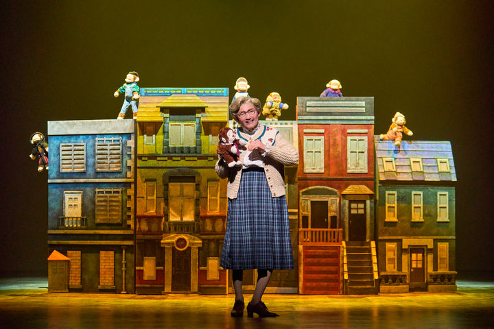 뮤지컬 귀환 황정민, 분장쇼·랩·명대사로 '무대 장악…'미세스 다웃파이어'[객석에서]