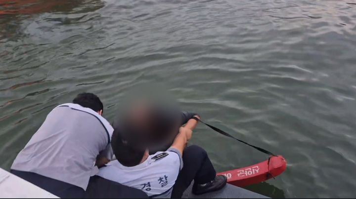 목포해경, 부두서 미끄러져 바다 빠진 선원 무사구조