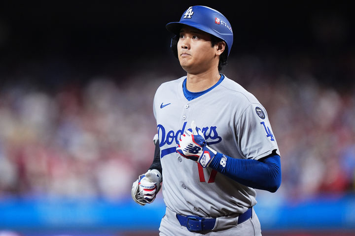 폰테크 달인 ‘오타니 쐐기타·사사키 SV’ 다저스, 필라델피아에 4-3 승리…NLCS까지 1승 