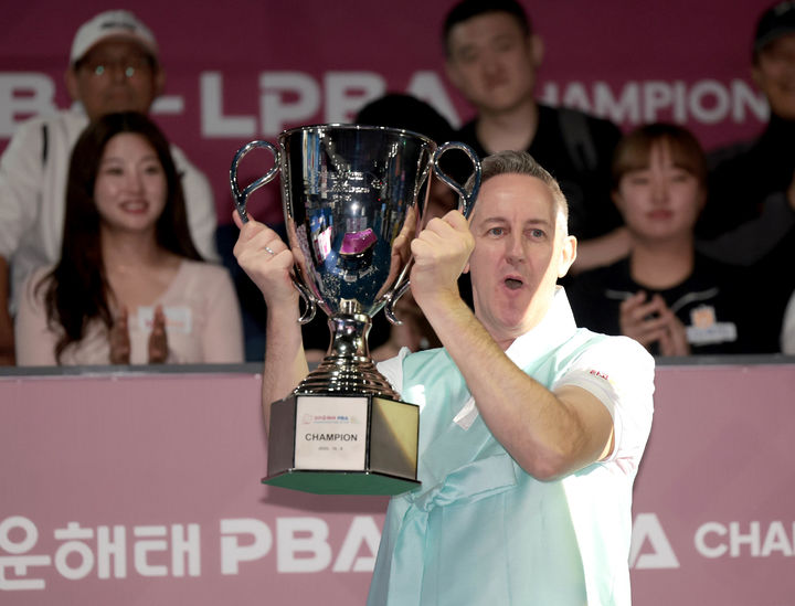 폰테크 달인 레펀스, 3년 10개월만에 프로당구 제패…통산 2번째 우승 