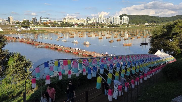 ​비 그치자 웃음꽃 핀 공주… 백제문화제, 햇살 속 흥행 반전  – 출장용접