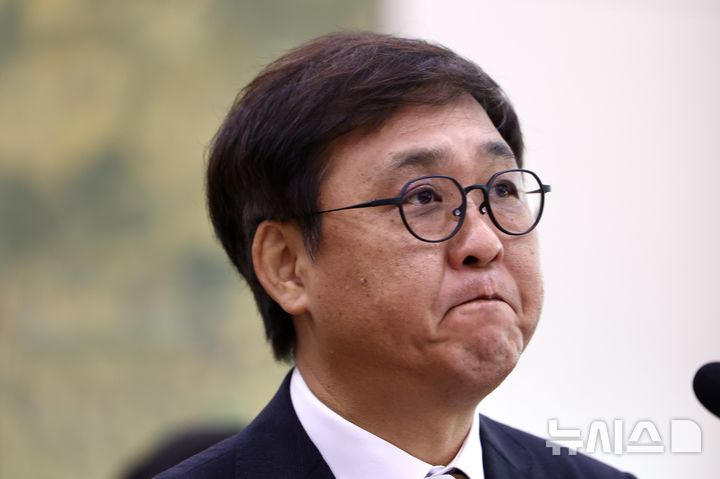 최휘영, '무늬만 국제콩쿠르 참석후 병역특혜' 지적에 