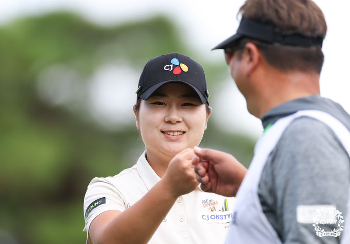 KLPGA 해피니스 오픈과 한화 이글스의 플레이오프 진출, 황선우의 신기록 행진