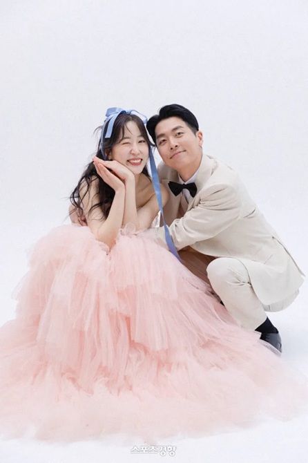 코미디언 오지환, 방송인 나누리와 5년 열애 끝에 오늘 결혼