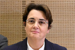 '절도 사건' 루브르 박물관…데 카르 관장 사임