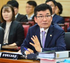 윤건영 충북교육감, '골프 접대 의혹' 무혐의 불송치(종합)