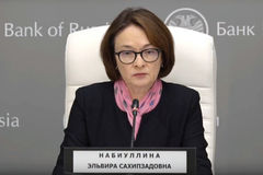 "전쟁 5년 차 러시아 경제 총체적 위기 봉착"-NYT