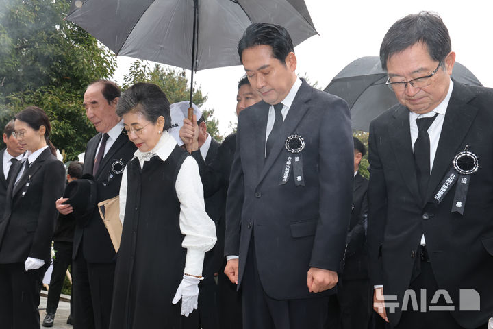 박근령 "영화 '암살자(들)' 제목의 '들', 아버지 뜻하나…창작에도 책임 따라"