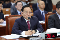 노동부, '셀프 출강' 전 중노위원장에 과태료 부과…"이해충돌방지법 위반"