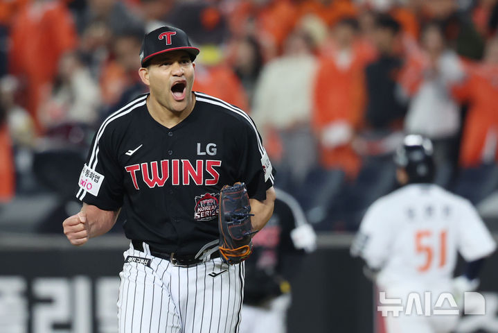 출장용접 – 에이스의 귀환…담 증세 털어낸 LG 치리노스, 6이닝 1실점 호투[KS]  