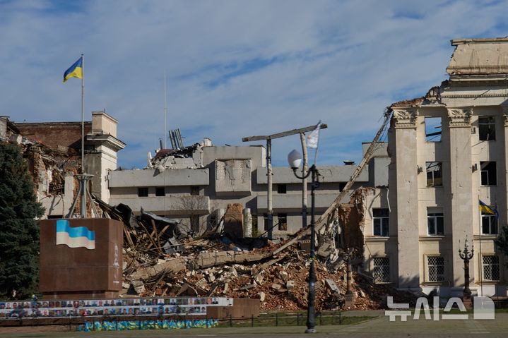 우크라 드론, 러 내부 1300㎞ 및 800㎞ 산업시설 공격…러, “피해경미” 웹사이트상위노출 사이트상위노출 홈페이지상위노출