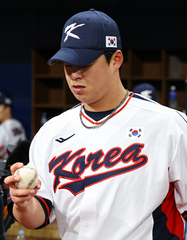 '307억원의 사나이' 노시환, 한화 새 외인 화이트 상대 투런포