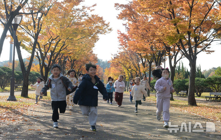 출장용접 – 일요일 경기남부 포근, 아침 7도·낮 18도…미세먼지 보통  