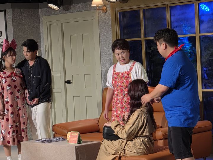 이경실, 35년 만에 대학로 연극…