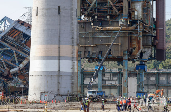 소방청, '울산화력 붕괴' 인력·장비 추가…