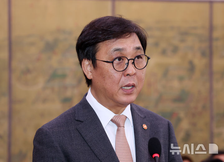 대한체육회장 선거 직선제 도입과 성전환 선수 올림픽 출전 논란