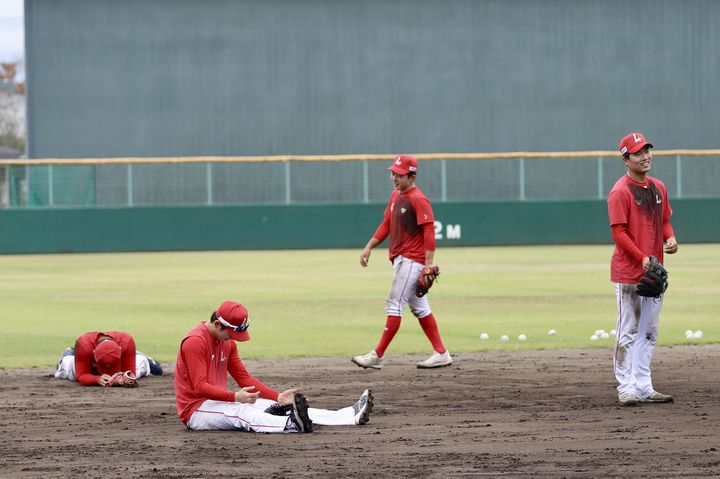 SSG 랜더스, 수비 강화 훈련과 국가대표 감독 세미나 개최로 스포츠 발전 도모