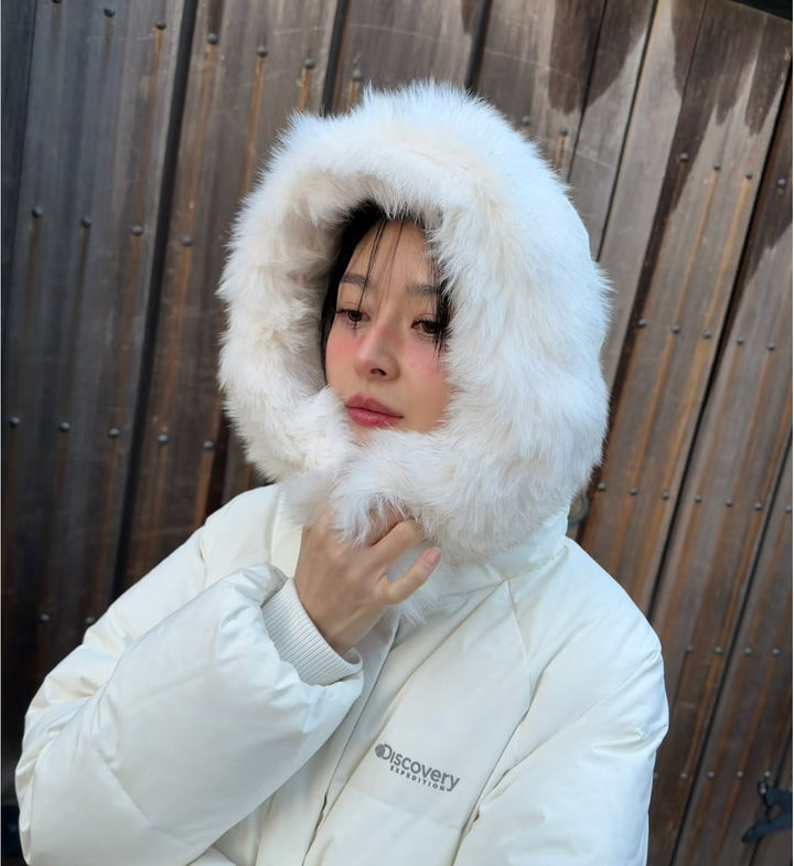 권나라 겨울 분위기 물씬…패딩도 어울려