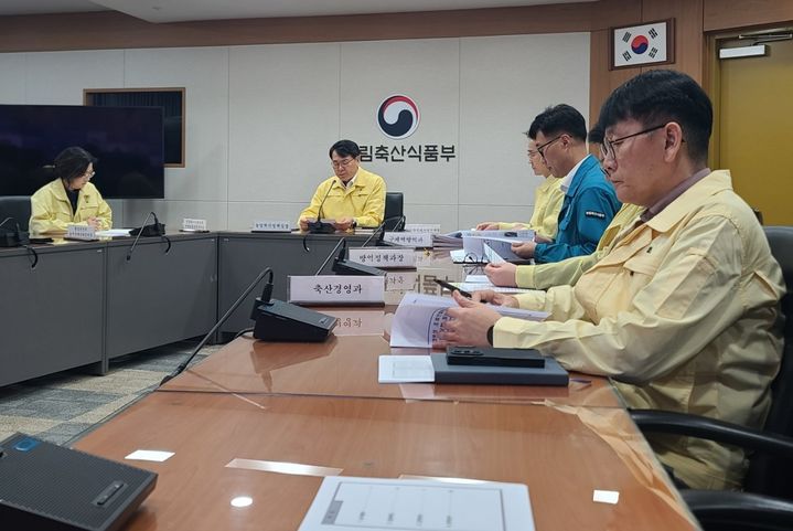 충북영동 종오리 농장서 첫 AI…중수본 