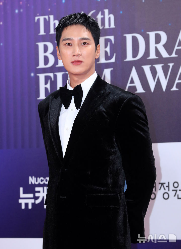 안보현, 1억 기부…시력저하 아이들에게 힘