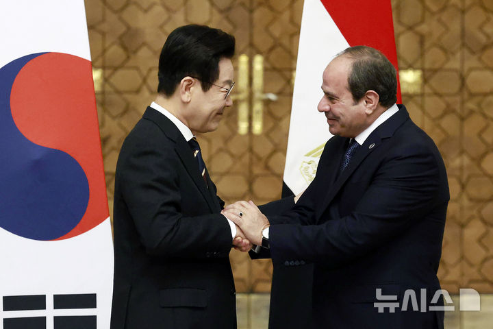 웹사이트상위노출 홈페이지상위노출 사이트상위노출이재명 대통령, 한-이집트 ‘포괄적 경제동반자 협정'(CEPA·세파) 추진하기로 합의 [뉴시스Pic]