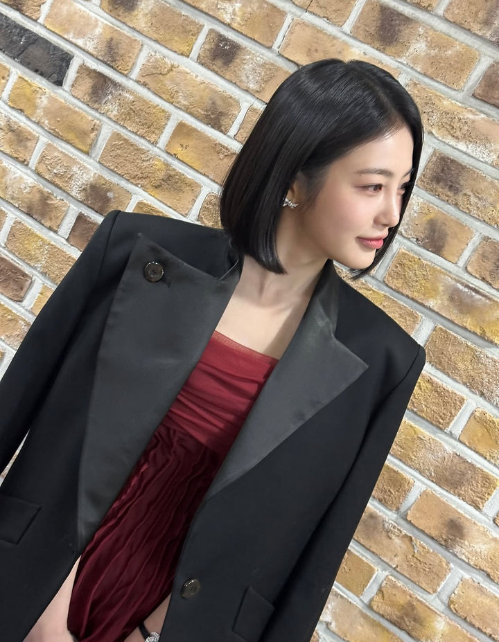 신예은, 드레스 자태에 시선 강탈…완벽 미모