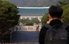 靑, '호르무즈 통행료 납부 검토' 보도에 "사실 무근…고려 사항도 아냐"