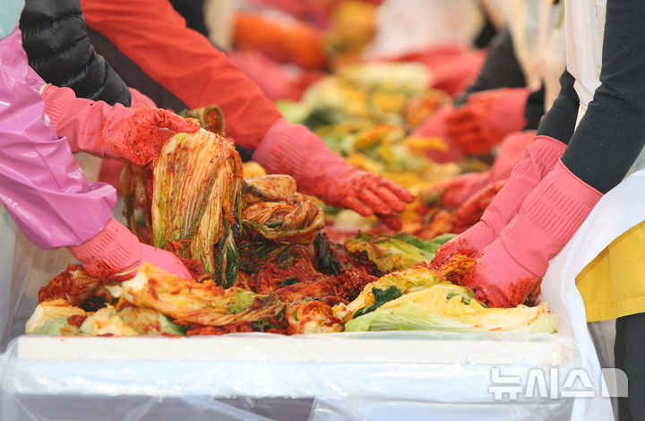 신천지 요한지파, 수료생들과 김장봉사…200명 참여