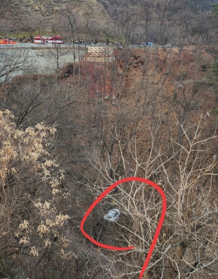 홍천 서면서 SUV차량 10m아래로 추락…70대 사망