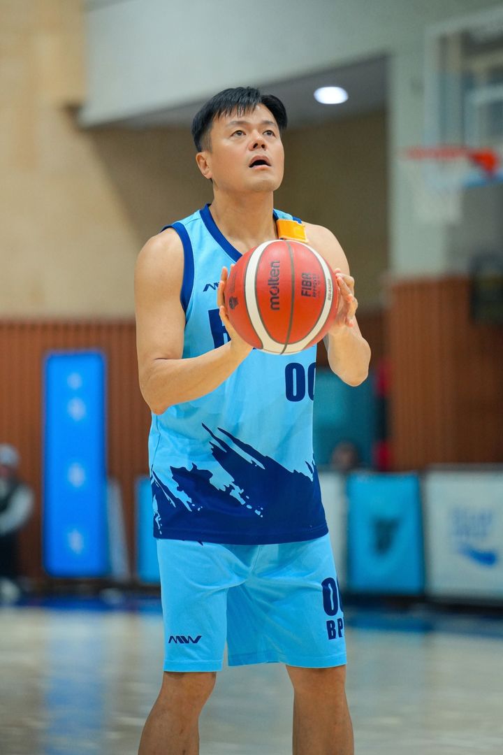 한국 스포츠, 자선 농구대회와 남자 농구 대표팀의 연승으로 활기 넘쳐