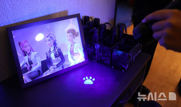 '케데헌', 美 '애니 어워즈' 10관왕…아덴 조 '최우수 성우 연기상'