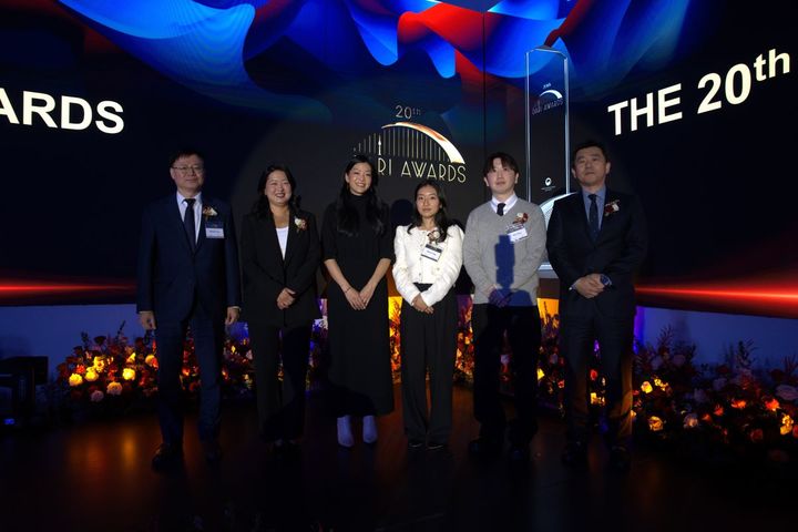 한강 세계에 알린 바바라 지워트, '다리 어워드' 올해의 인물