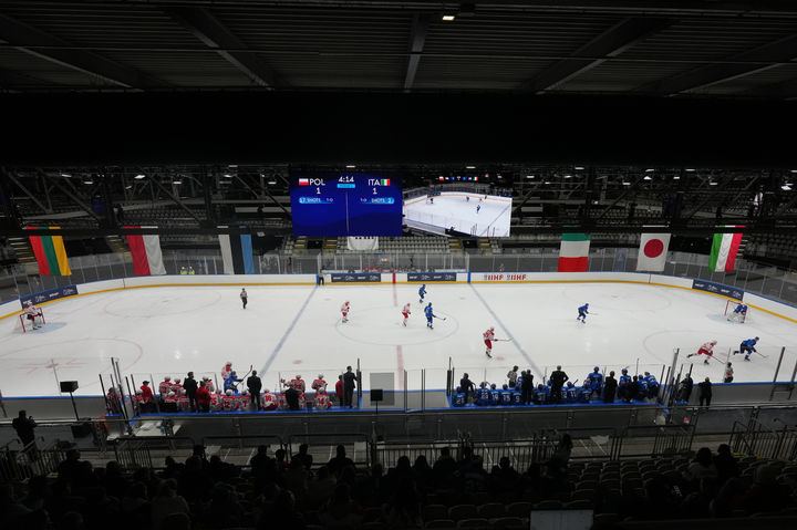 NHL 스타들, 짧은 빙판에서의 도전과 한국 주니어 하키팀의 승리 소식