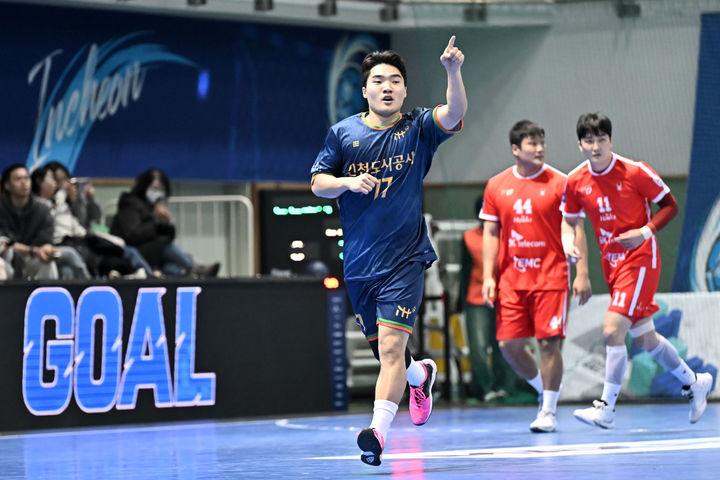 인천도시공사와 하나은행의 연승, 김재훈의 수영 3관왕 달성