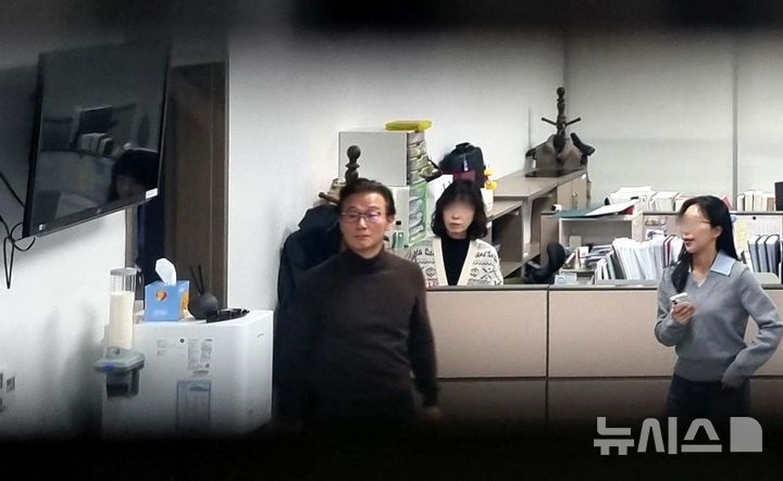 경찰, '통일교 게이트' 전방위 압수수색…전재수·김규환 