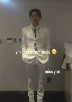 키, 종현 8주기 맞아 추모…"miss you"