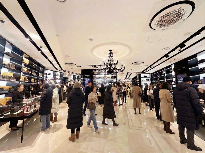 5년새 2배 뛴 샤넬백…