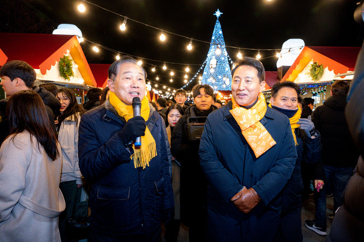 5일 만에 148만명…빛초롱축제·광화문 마켓, 늦게까지 즐긴다